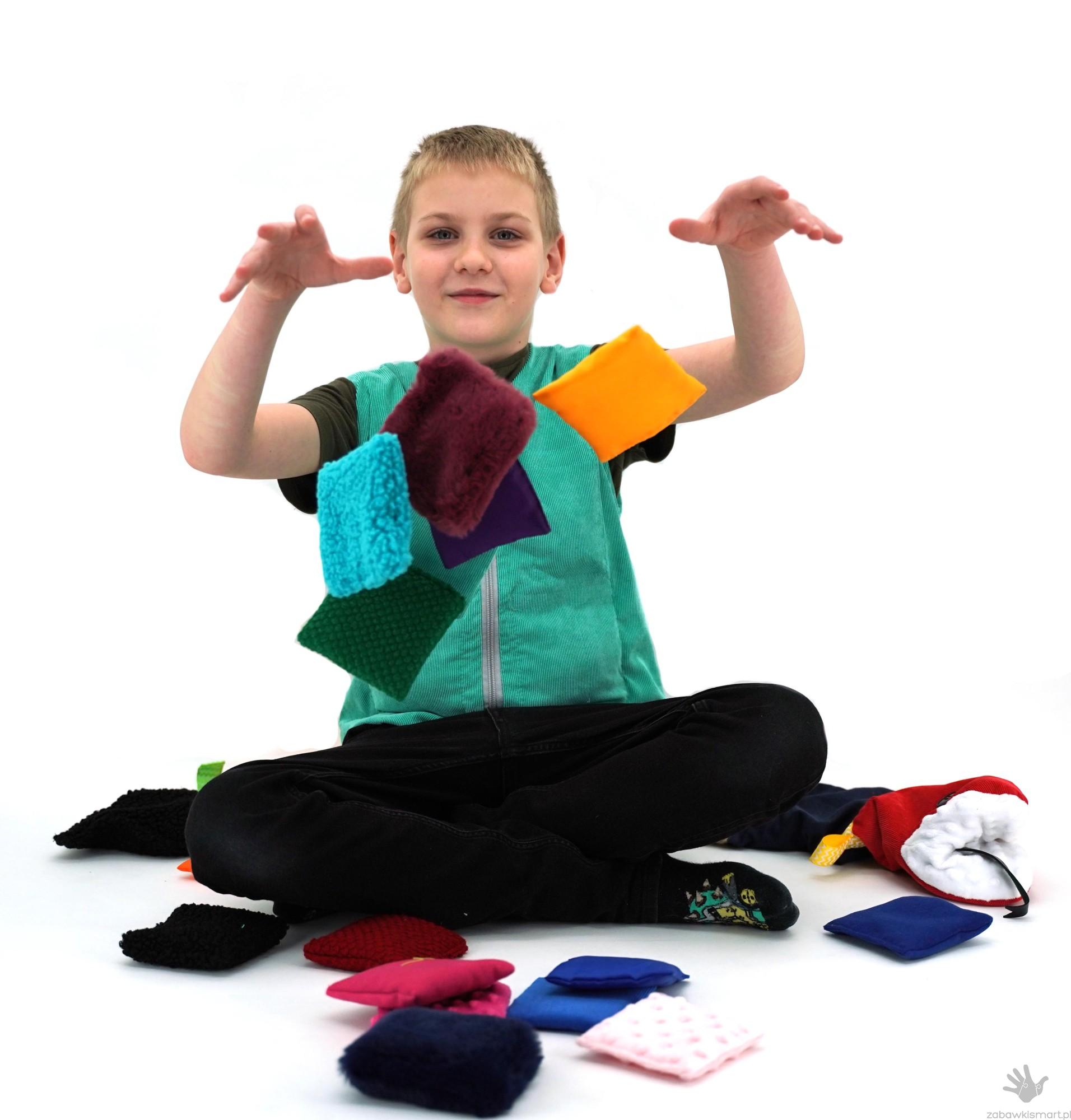 Poduszki fakturowe w worku- zestaw - obrazek 2