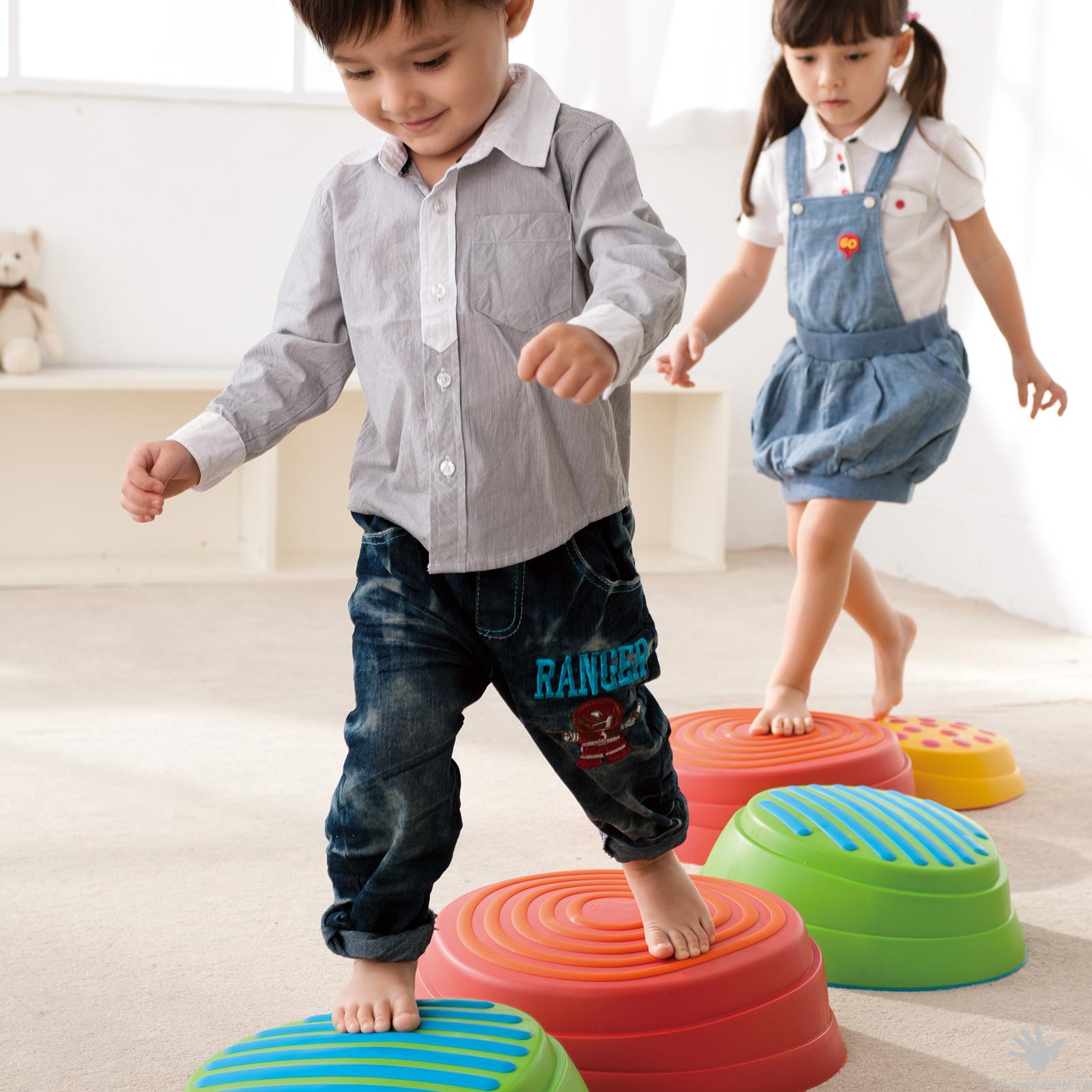 Tęczowe kamienie sensoryczne Weplay- zestaw 6 szt. - obrazek 3