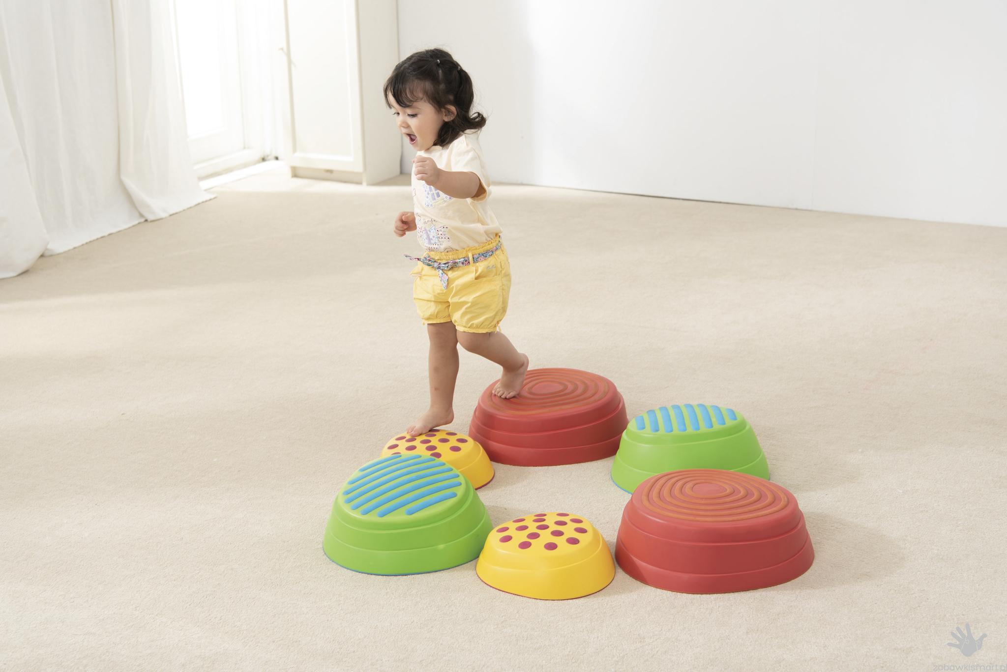 Tęczowe kamienie sensoryczne Weplay- zestaw 6 szt. - obrazek 13