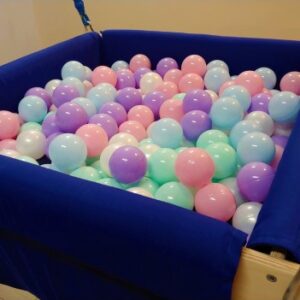 Łódka XL z piłeczkami- podwieszany basen