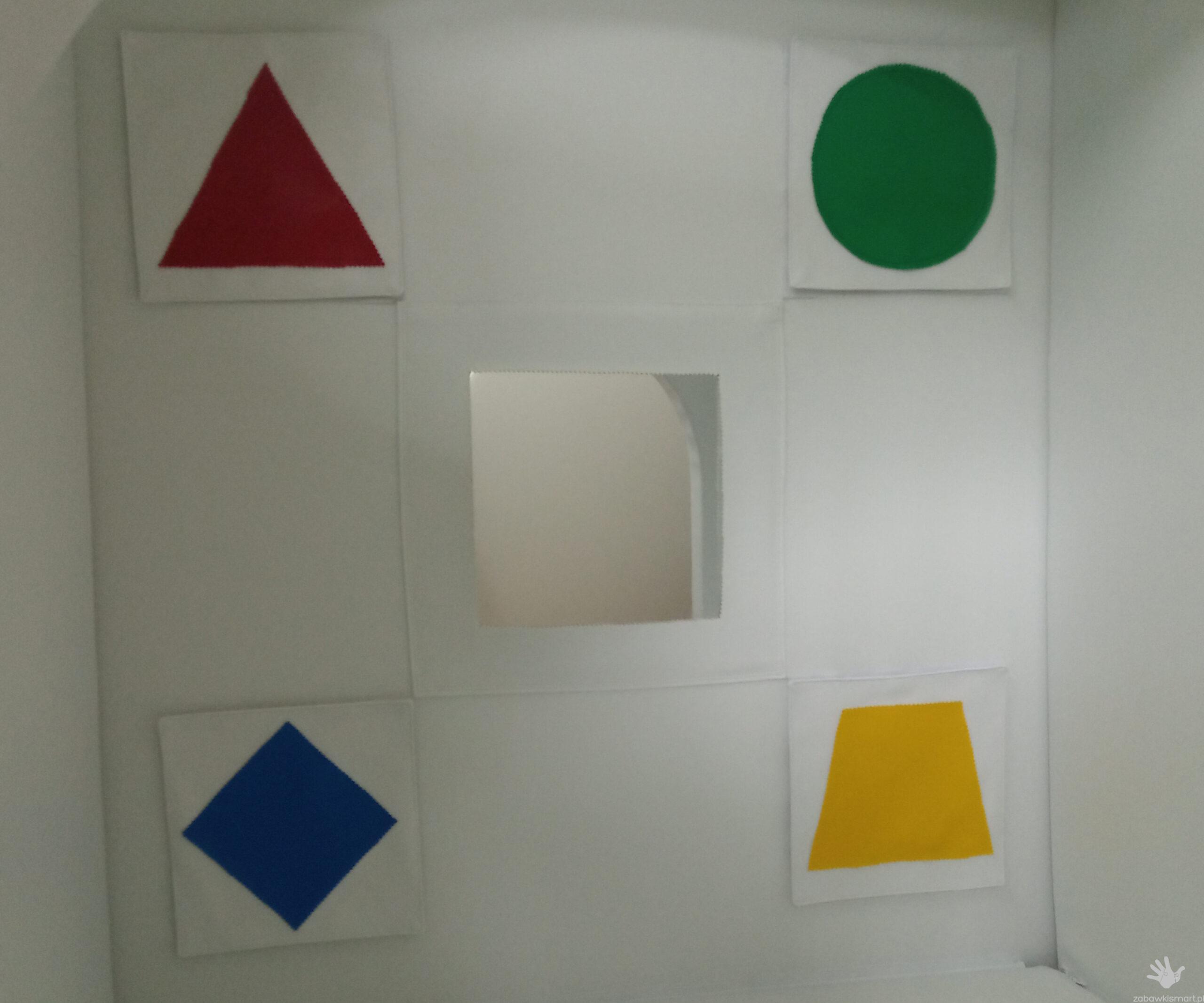 Domek sensoryczny z aplikacjami (120x120x120 cm) - obrazek 6