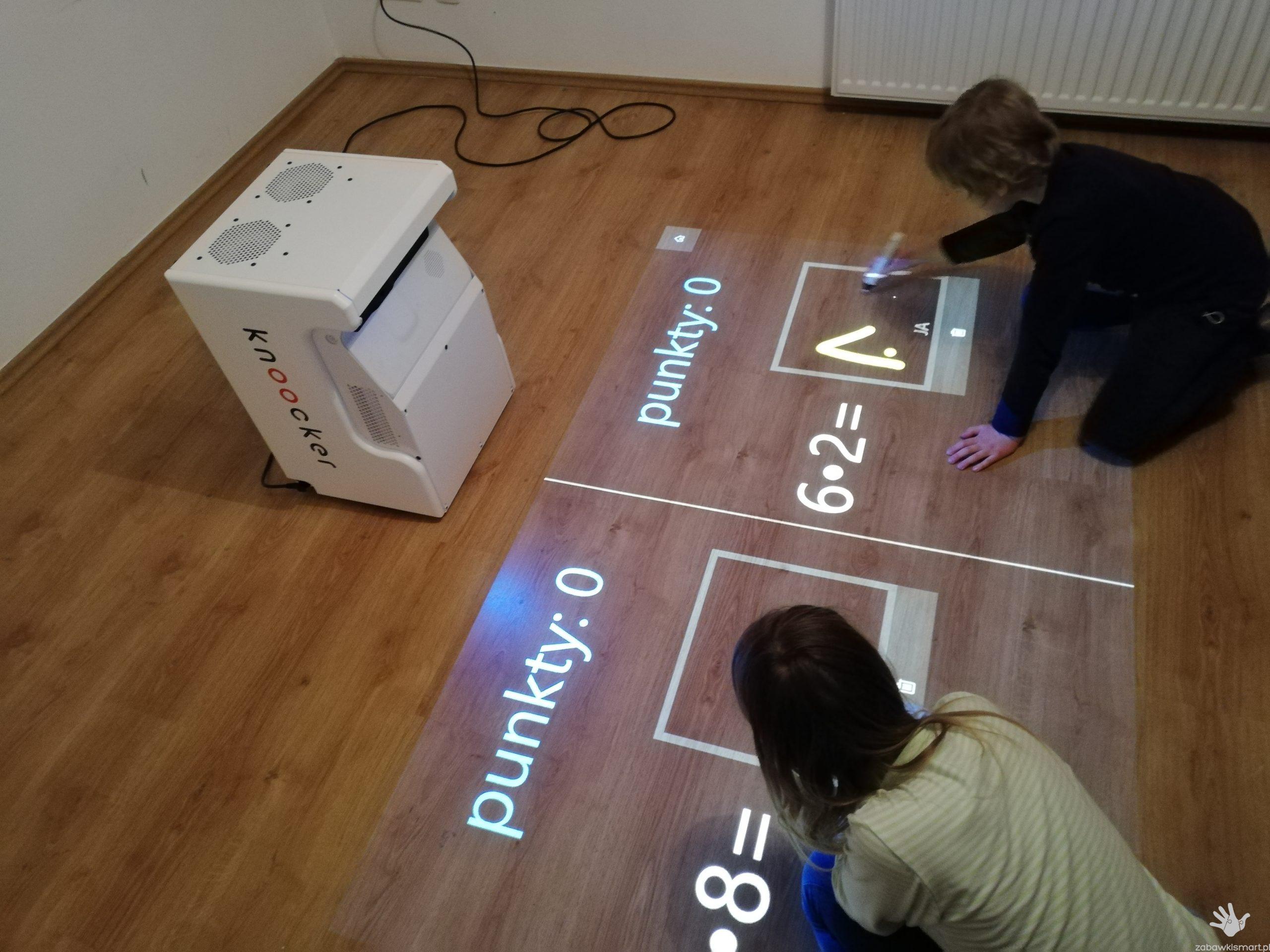 Wielofunkcyjna tablica multimedialna Knoocker Box- wersja Wall & Floor - obrazek 3