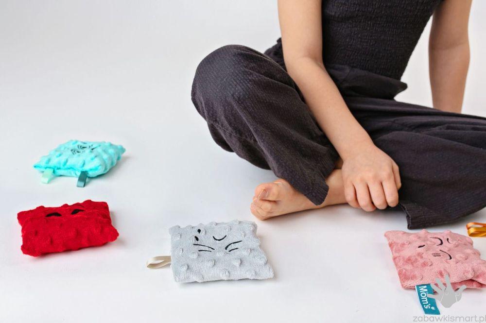 Zestaw woreczków sensorycznych EMOCJE- Mom's - obrazek 7