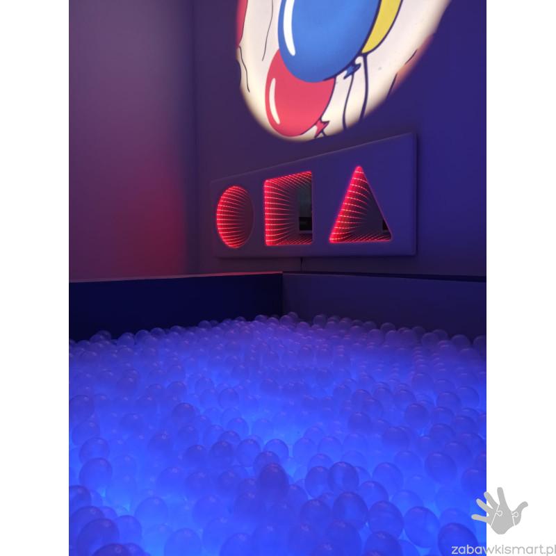 Basen podświetlany biały skaj (200 x 200 x 60 cm) z piłeczkami- sterowany pilotem - obrazek 2