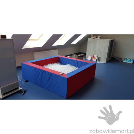 Basen podświetlany (200 x 200 x 60 cm) z piłeczkami- sterowany pilotem