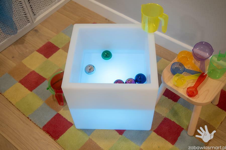 Podświetlany mały stolik z zagłębieniem TickiT - obrazek 7